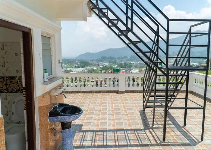The White House Villa, 8 Bedroom, Swimming Pool & Theater