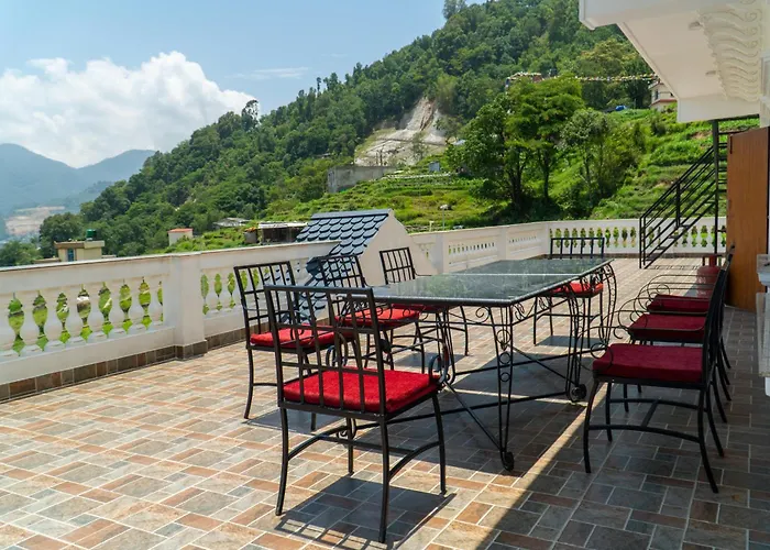 The White House Villa, 8 Bedroom, Swimming Pool & Theater