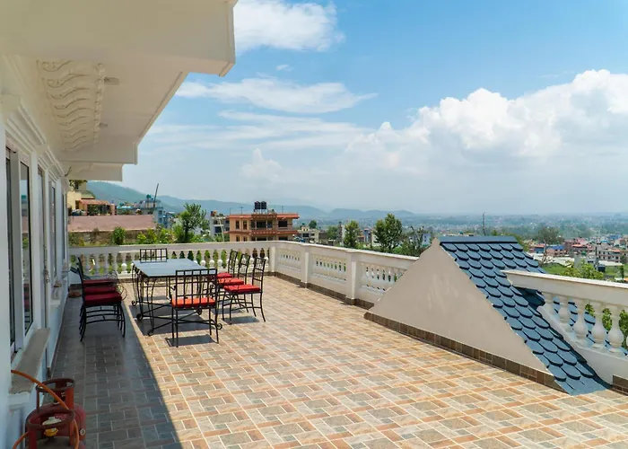 The White House Villa, 8 Bedroom, Swimming Pool & Theater *