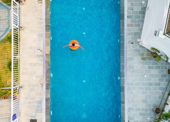 Villa The White House Villa, 8 Bedroom, Swimming Pool & Theater