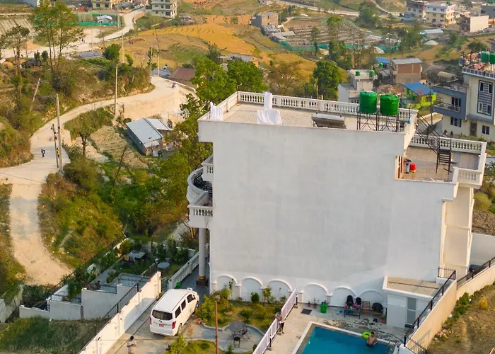 The White House Villa, 8 Bedroom, Swimming Pool & Theater Katmandou