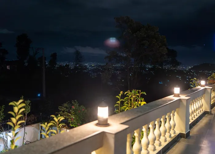 The White House Villa, 8 Bedroom, Swimming Pool & Theater Villa