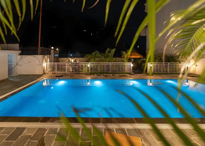 Villa The White House Villa, 8 Bedroom, Swimming Pool & Theater